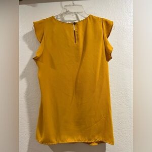 Gold top, short sleeves